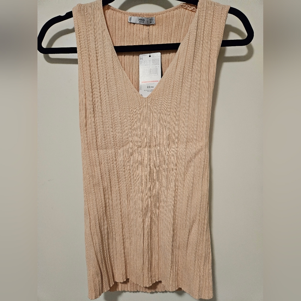 New MNG sleeveless ribbed texture shirt